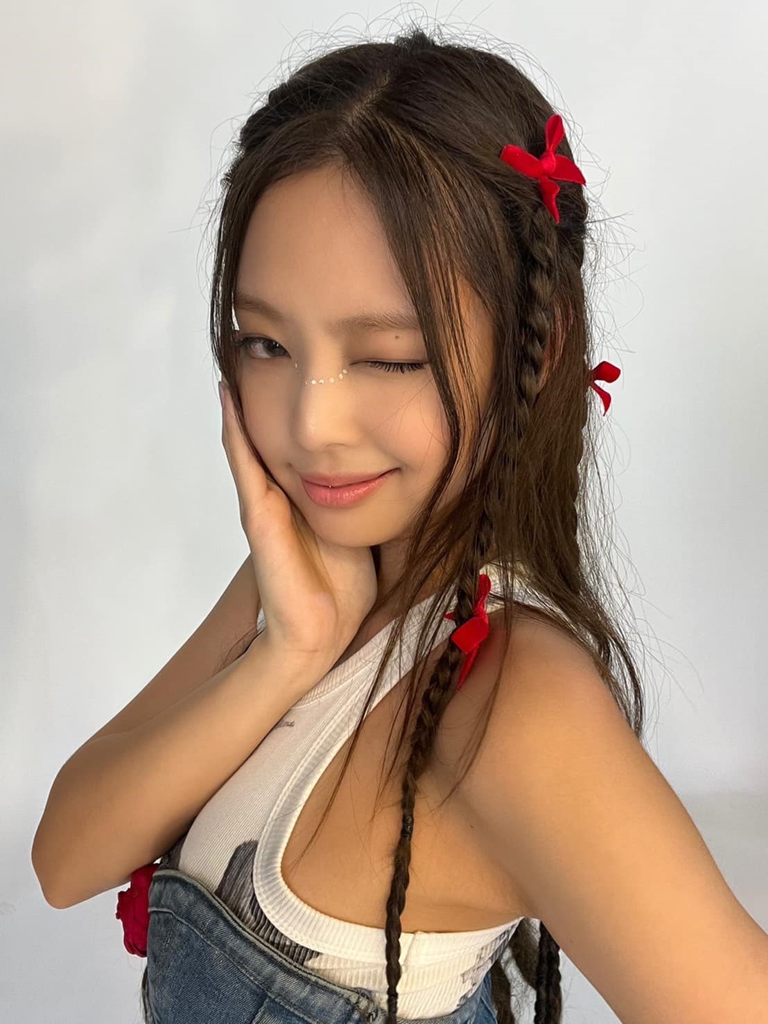 Tổng hợp tất cả những xu hướng làm đẹp từ MV 