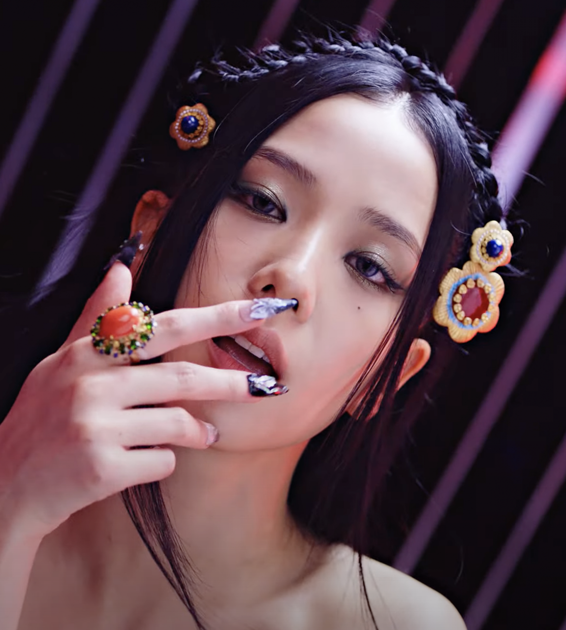 Tổng hợp tất cả những xu hướng làm đẹp từ MV 