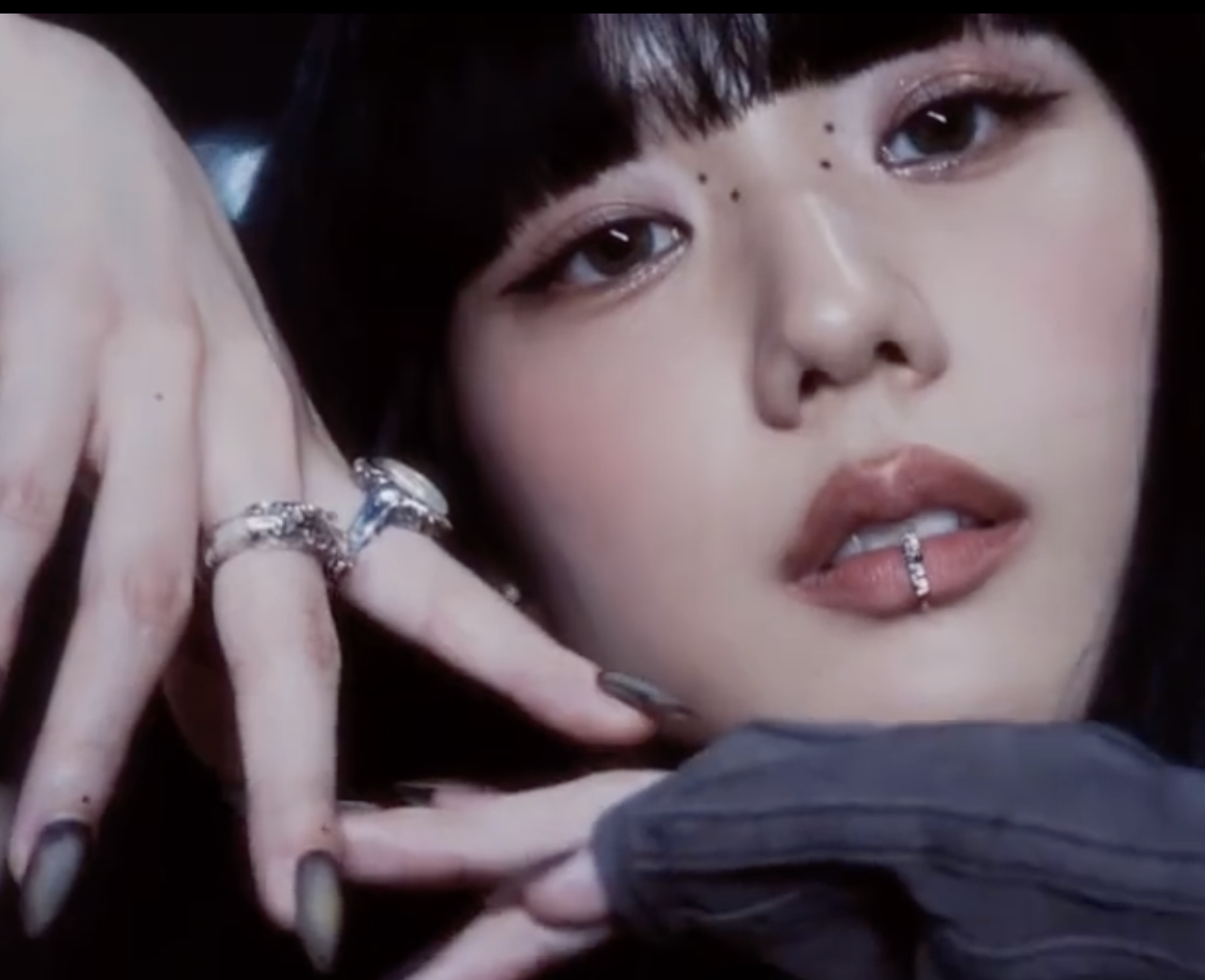 Tổng hợp tất cả những xu hướng làm đẹp từ MV 