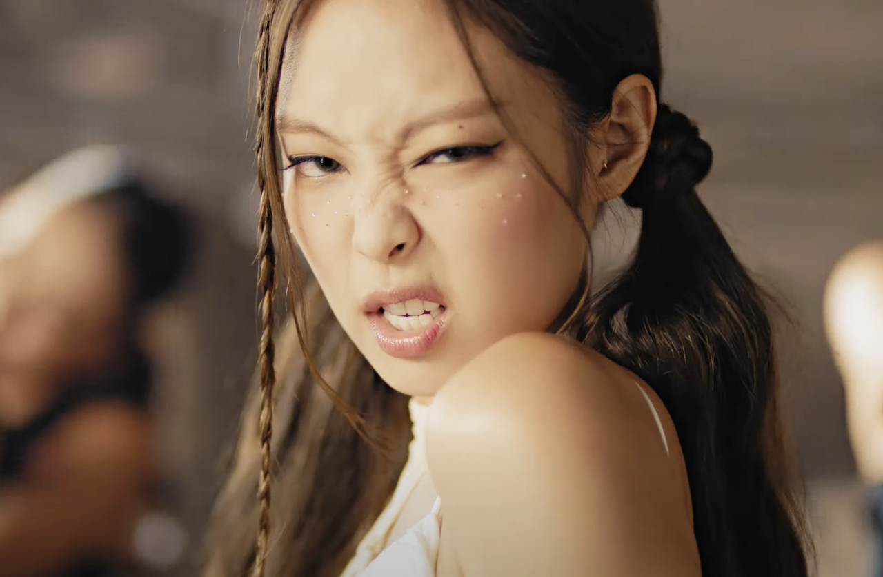 Tổng hợp tất cả những xu hướng làm đẹp từ MV 