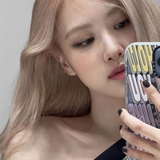 6 bước dưỡng da được Rosé (BLACKPINK) áp dụng để có làn da trắng sứ trứ danh - Ảnh 1