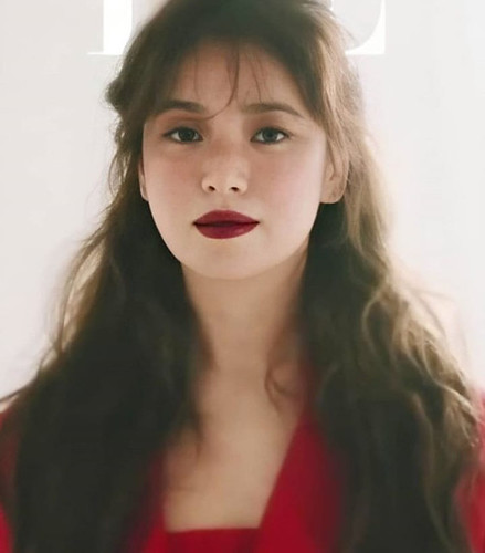 Những lần trang điểm khác lạ của Song Hye Kyo: Lúc 