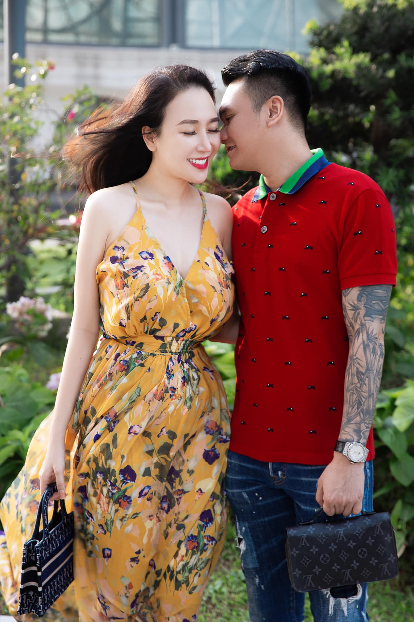 Chụp một mình thì gợi cảm hết cỡ, Thảo Bebe bên chồng thì toàn mặc đồ nhẹ nhàng, kín đáo - Ảnh 4