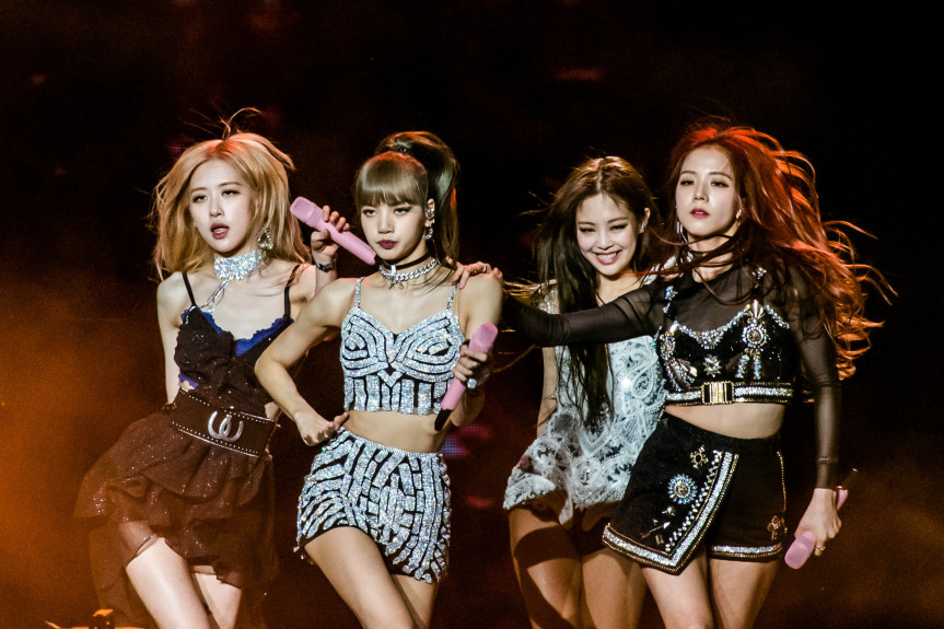 4 trang phục biểu diễn trên sân khấu đỉnh nhất của BLACKPINK: Tái định nghĩa thời trang K-pop - Ảnh 2