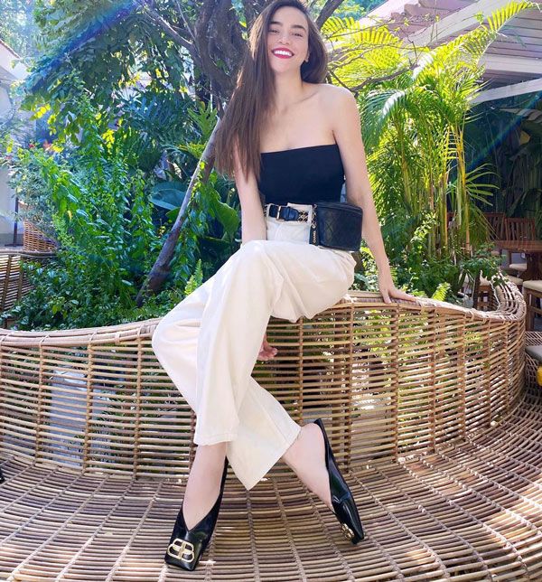 Hồ Ngọc Hà lên clip hướng dẫn thời trang sân bay, lễ này chị em có ngay ảnh đẹp dù chưa cất cánh - Ảnh 1