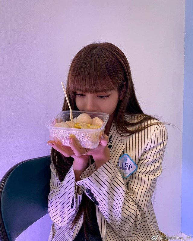 Lisa BLACKPINK ăn thoải mái dù chỉ nặng 45kg, bí quyết nhờ đâu? - Ảnh 4