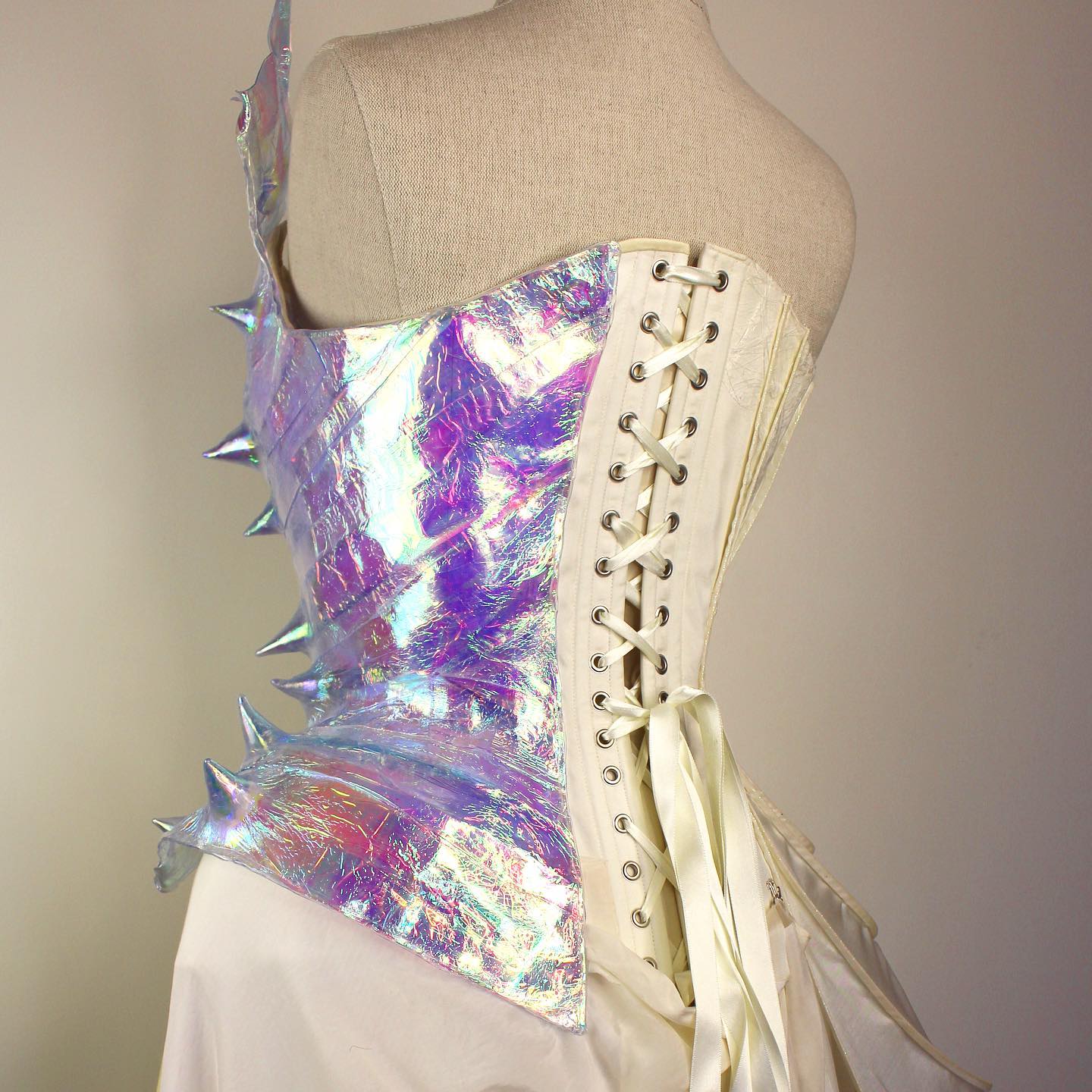 Joni Steimann: Người tạo nên những chiếc corset cho các bà tiên trong truyện cổ tích - Ảnh 17