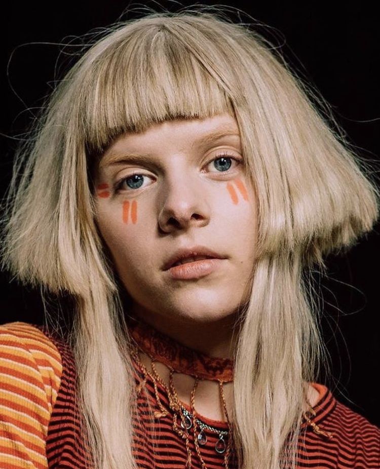 Jellyfish haircut: Tóc 