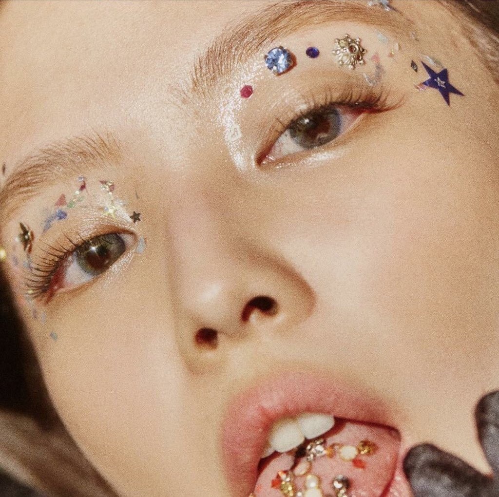 Jennie BLACKPINK là thành viên được thử nghiệm nhiều make-up lạ nhất nhóm - Ảnh 2