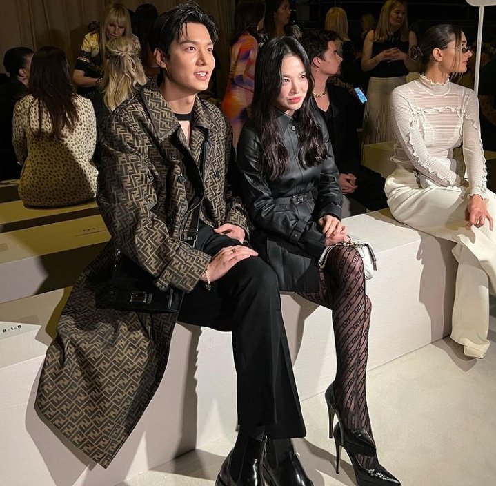 Song Hye Kyo gầy gò, sánh vai cùng Lee Min Ho trong sự kiện Fendi - Ảnh 1