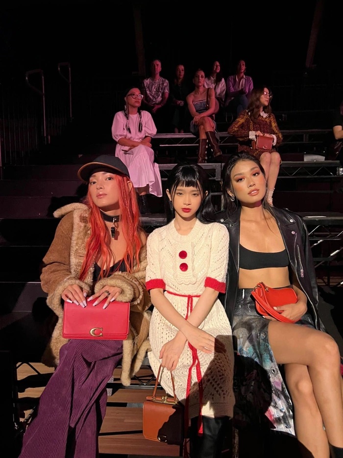 Thảo Nhi Lê xuất ngoại, được truyền thông quốc tế săn đón, tham dự show thời trang cùng Doja Cat - Ảnh 1