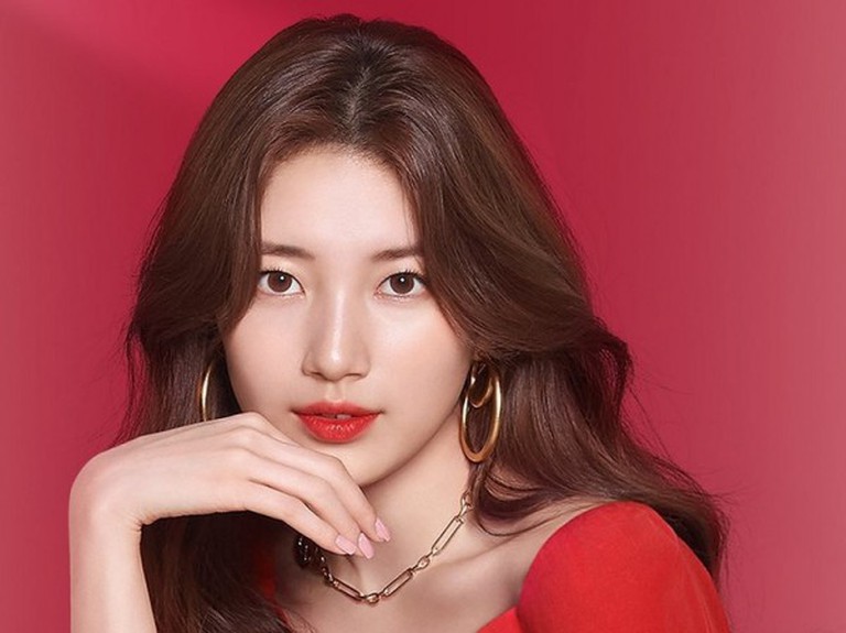 Tình đầu quốc dân Suzy - mỹ nữ triệu đô có gu ăn mặc giản dị