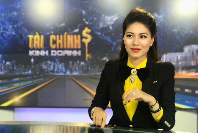 Diện trang phục công sở sành điệu như BTV Ngọc Trinh