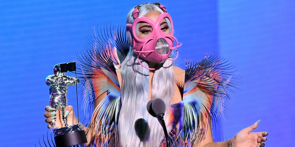 Cùng ngắm outfit độc đáo của Lady Gaga trên sân khấu VMAs 2020