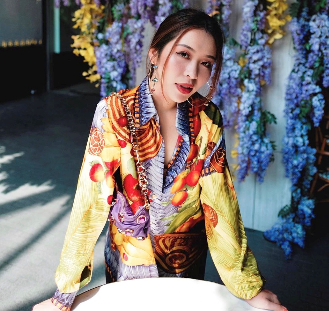Học 'thím' Phương Letsplaymakeup diện đồ công sở sang chảnh