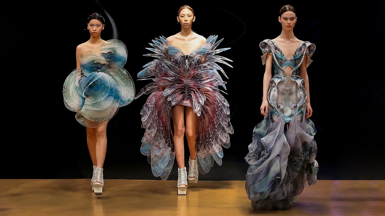 Iris Van Herpen và sự biến đổi Haute Couture truyền thống trở nên hiện đại