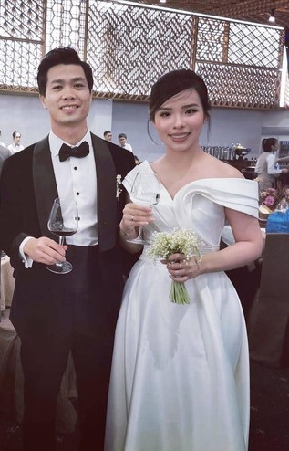 Váy cưới Viên Minh nhìn đơn giản nhưng lại là hàng 'có một không hai'