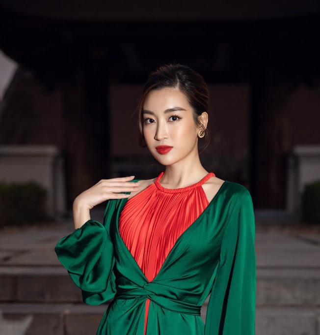 Hoa hậu Việt và các sao châu Á diện trang phục "thời trang phang thời tiết"