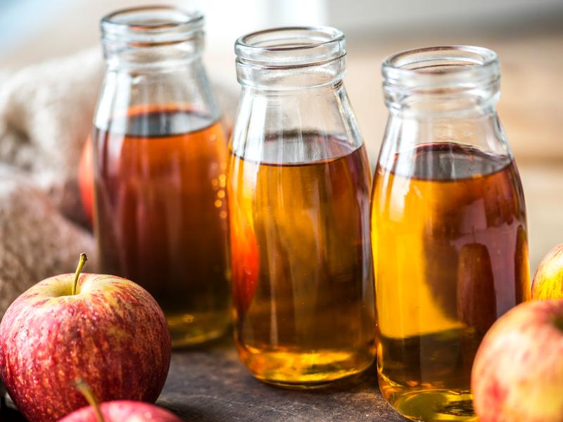 Nếu e ngại mùi vị khó uống của chúng, bạn có thể tìm những sản phẩm có chứa chiết xuất giấm táo để nhận được lợi ích tương đương, vừa hiệu quả, vừa nhanh chóng lại vô cùng thuận tiện.