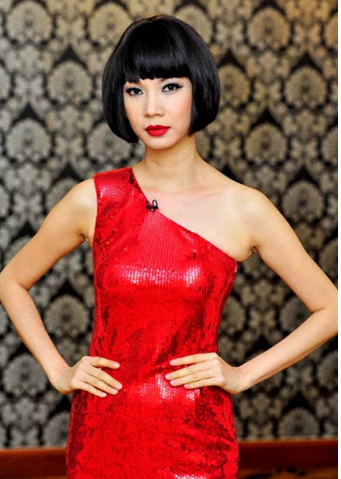 Giám khảo quyền lực của Vietnam Next Top Model Xuân Lan từng gắn dấu hiệu nhận diện bản thân với mái tóc Maruko. Sở hữu gương mặt xương, thần thái lạnh lùng... cô là một trong những sao nữ phù hợp với kiểu tóc này nhất.