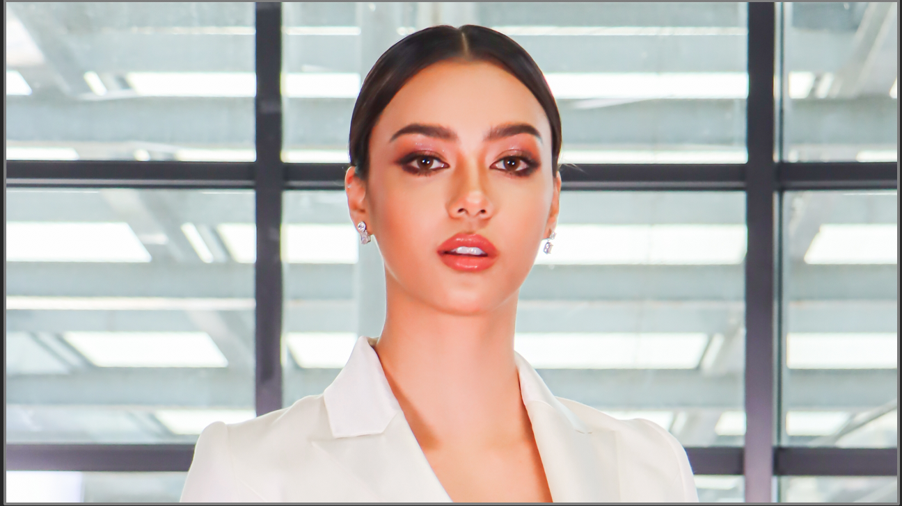 Trượt Top5 Miss Universe, HHHV Thái Lan xinh lung linh dù chỉ ở trong phòng