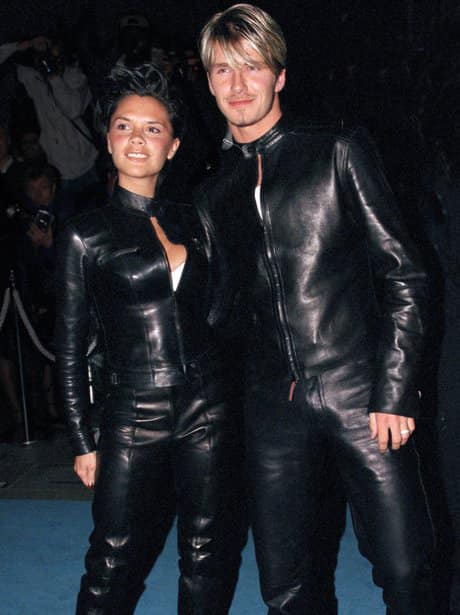David Beckham tổng kết 22 năm hôn nhân với bà xã Victoria Beckham bằng những bức ảnh mặc đồ đôi cực 'tình' - Ảnh 3