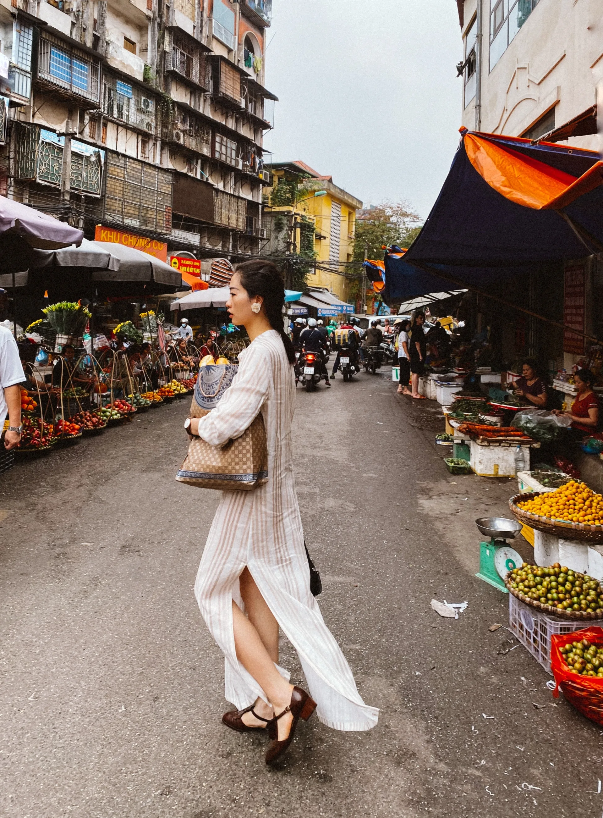 Nữ 8x công sở mê mặc đẹp: 
