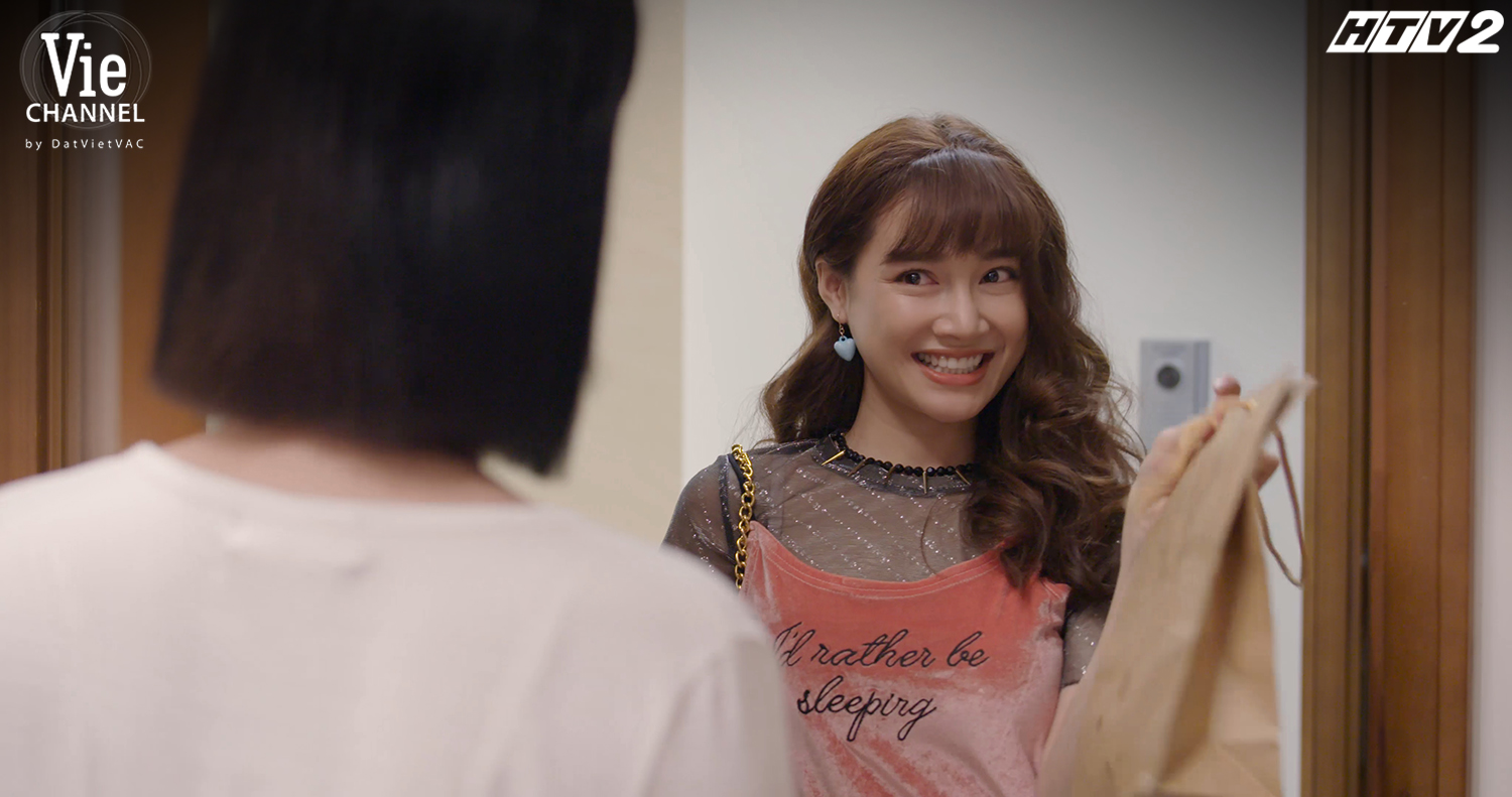 Style phim Việt hóa: Nhã Phương "lố" nhưng chất, Phương Oanh kém xa bản gốc