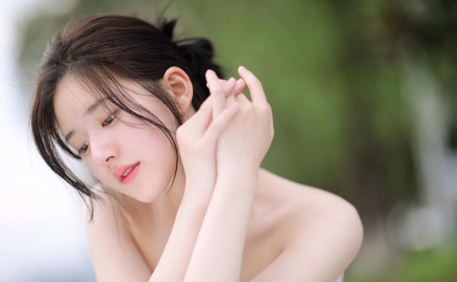 Alpha Arbutin: Tinh chất dưỡng trắng an toàn cho mọi loại da