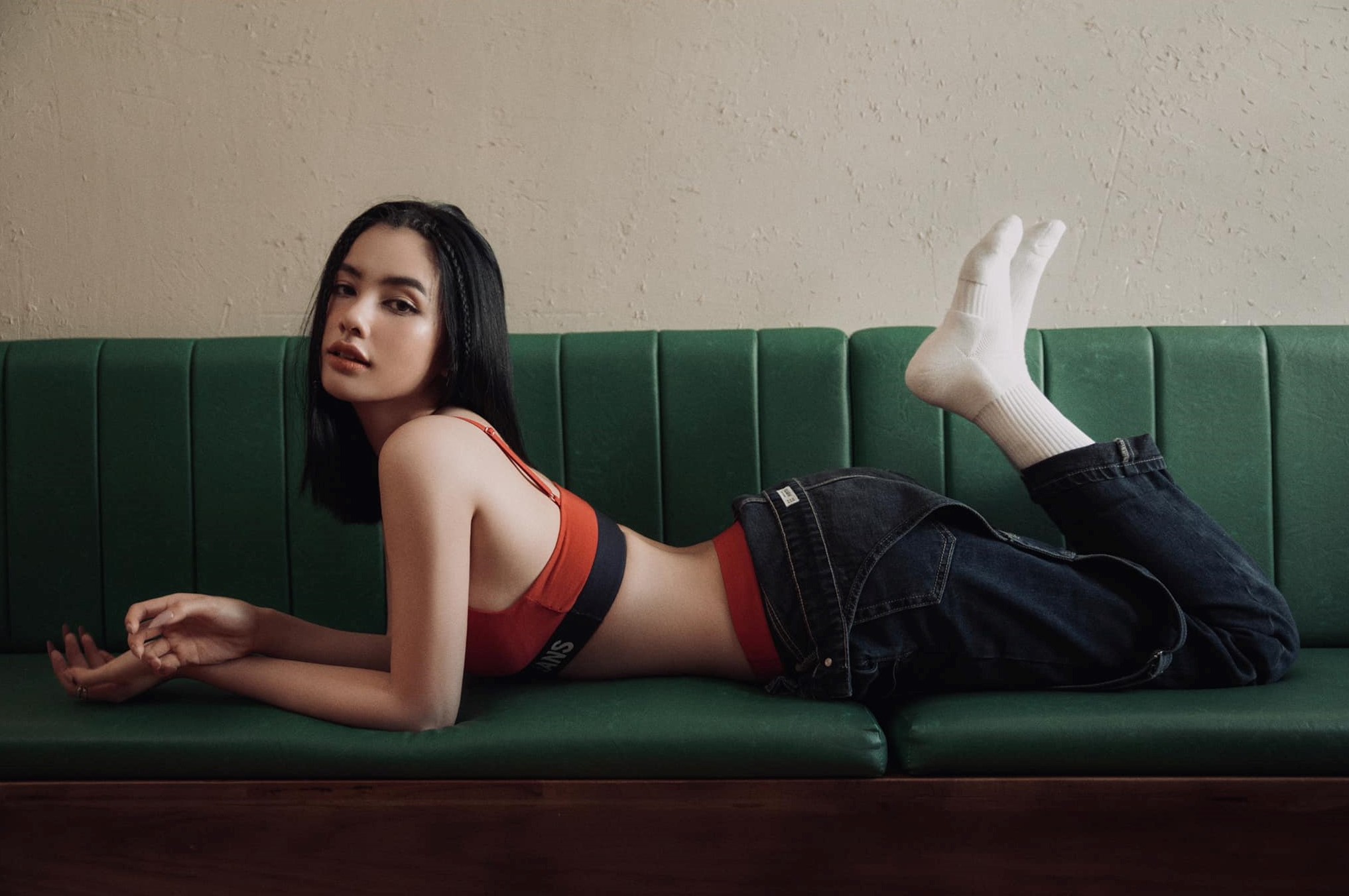 Chia tay đại gia Đức Huy, Cẩm Đan ăn mặc nổi loạn, "nghiện" khoe nội y trên mạng