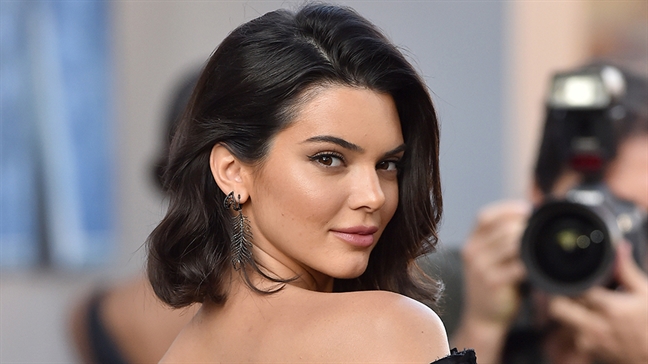 Kendall Jenner đã vươn lên trở thành siêu mẫu hàng đầu thế giới như thế nào? 