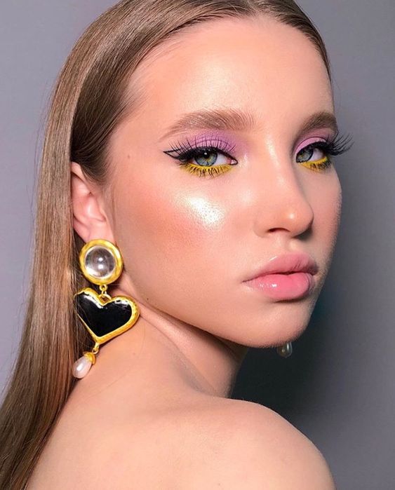 Tím hoa cà thống trị năm 2000 tái xuất làng makeup: Ai rồi cũng hóa nàng thơ - Ảnh 1
