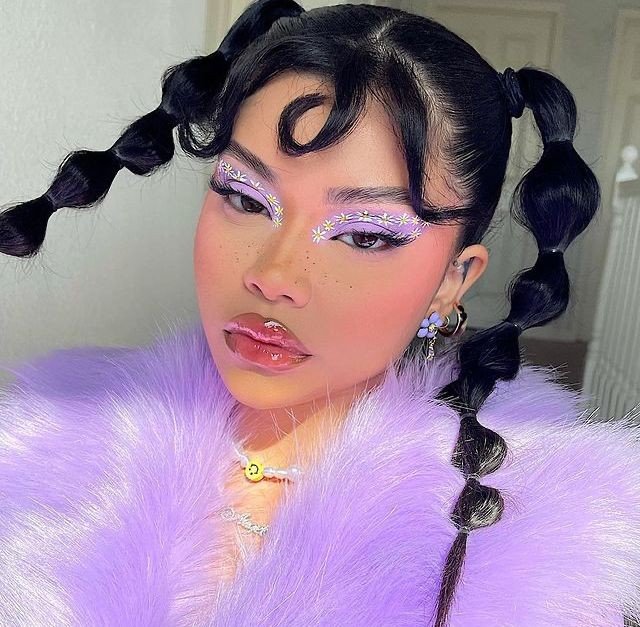 Tím hoa cà thống trị năm 2000 tái xuất làng makeup: Ai rồi cũng hóa nàng thơ - Ảnh 11