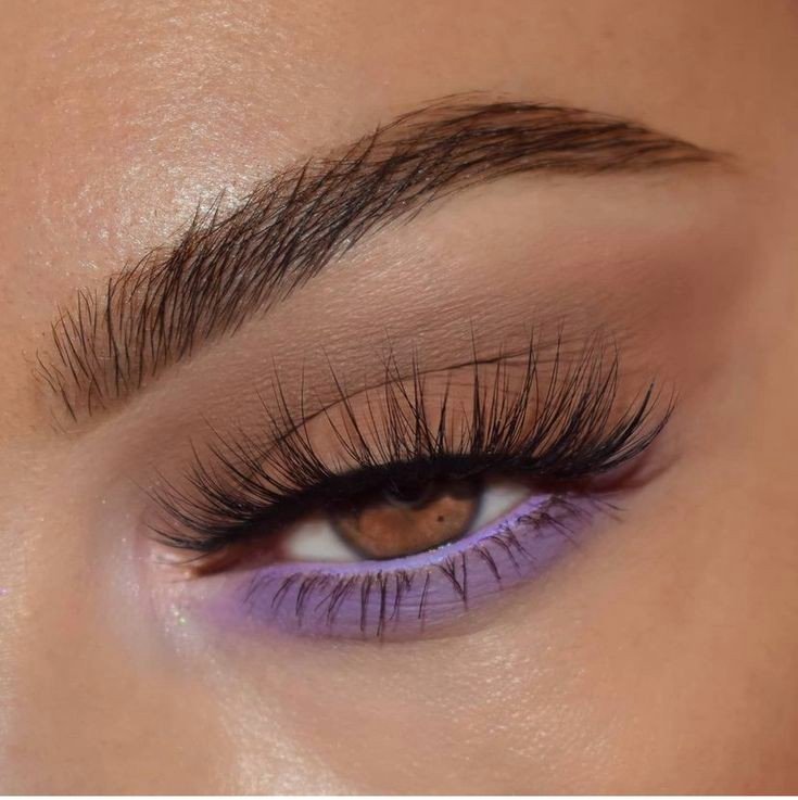 Tím hoa cà thống trị năm 2000 tái xuất làng makeup: Ai rồi cũng hóa nàng thơ - Ảnh 16