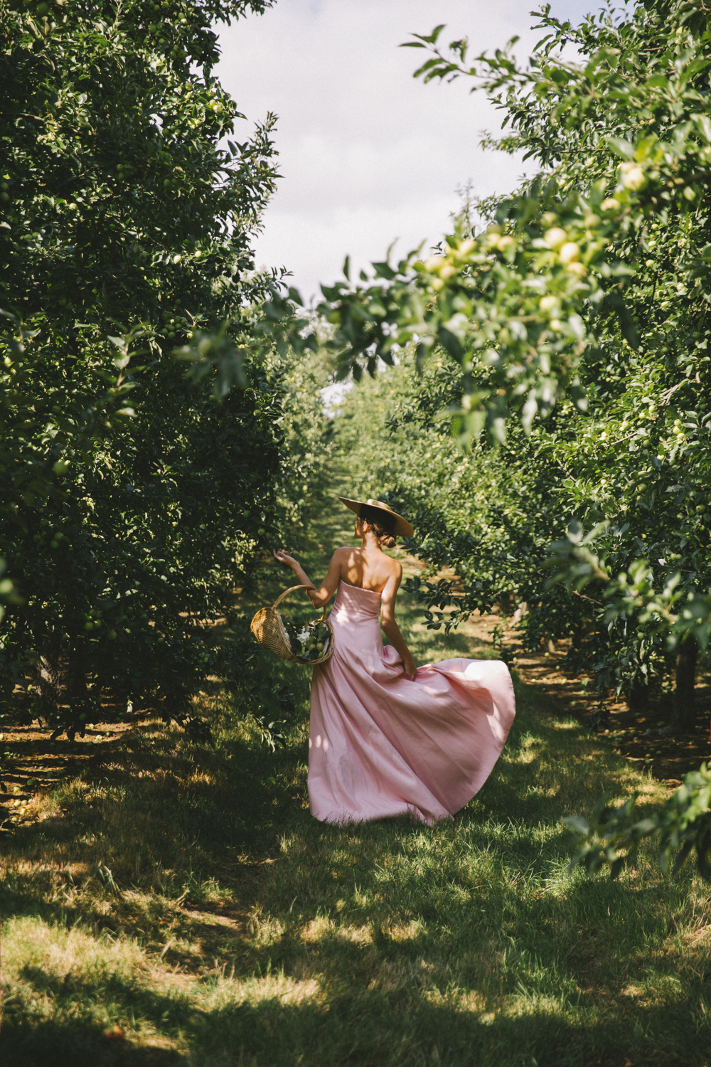 1001 cách tạo dáng chụp ảnh đẹp dành cho hội mê sống ảo - Ảnh 1