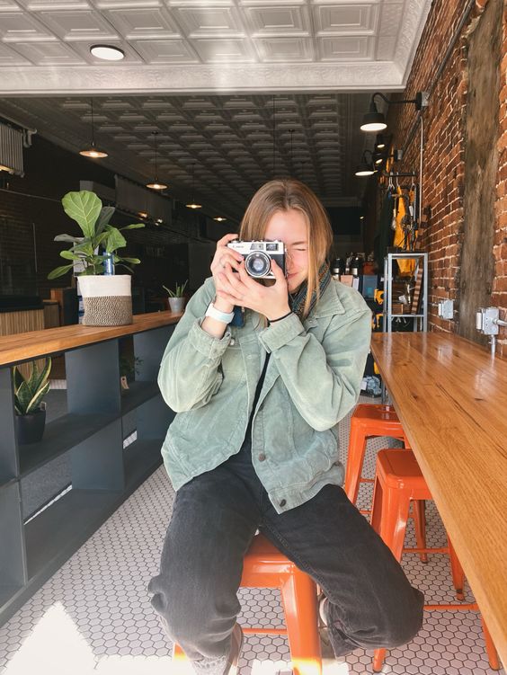 1001 cách tạo dáng chụp ảnh đẹp dành cho hội mê sống ảo - Ảnh 1