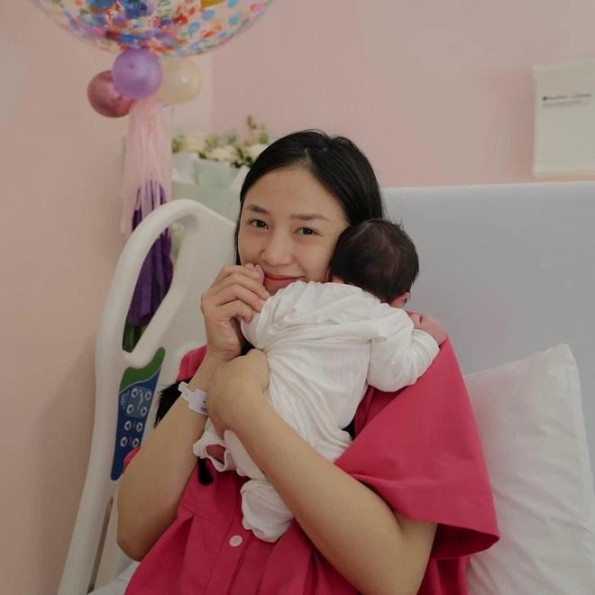 Nhan sắc sao Việt trên bàn đẻ: Mỗi người một vẻ nhưng ai cũng đều xinh đẹp, rạng rỡ - Ảnh 3