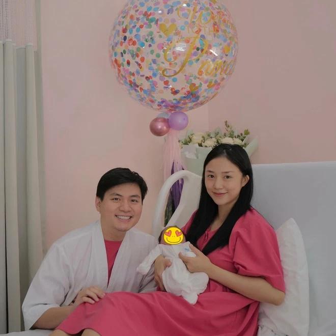 Nhan sắc sao Việt trên bàn đẻ: Mỗi người một vẻ nhưng ai cũng đều xinh đẹp, rạng rỡ - Ảnh 1