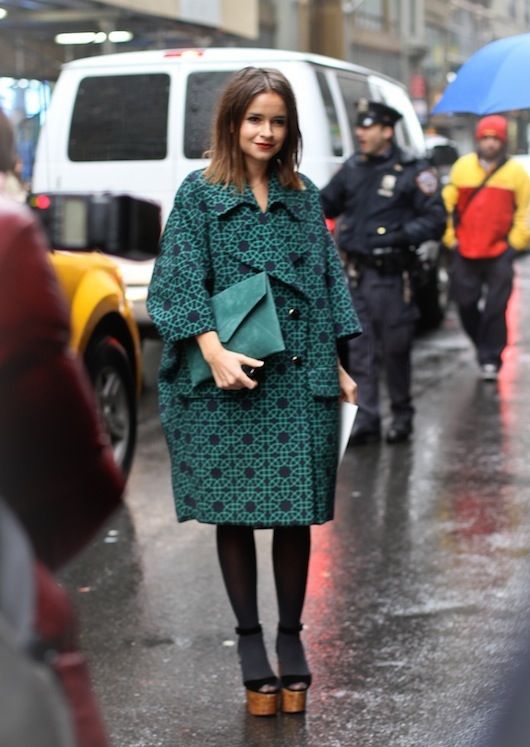 Mua gì thì mua, đừng mua 4 kiểu giày cao gót này! - Ảnh 1