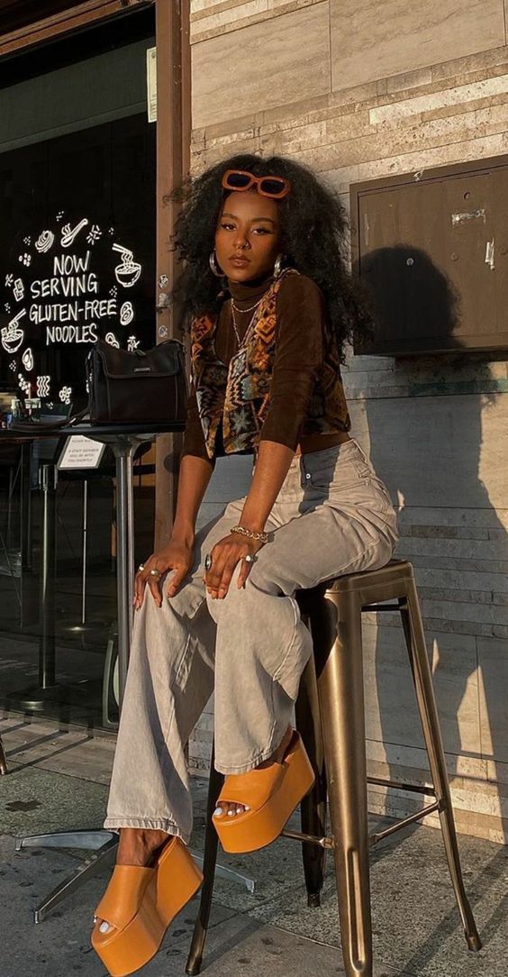 Mua gì thì mua, đừng mua 4 kiểu giày cao gót này! - Ảnh 2