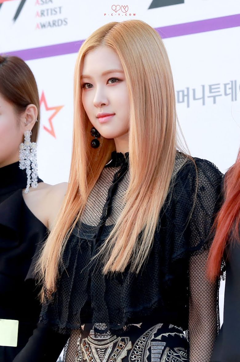 10+ kiểu tóc siêu đẹp, siêu dễ của Rosé (BLACKPINK) bạn có thể tự thực hiện tại nhà - Ảnh 15