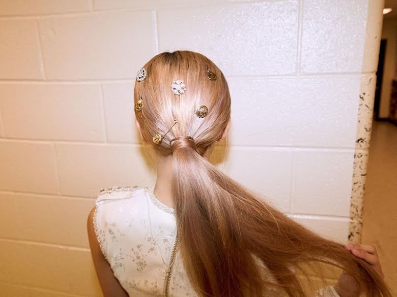 10+ kiểu tóc siêu đẹp, siêu dễ của Rosé (BLACKPINK) bạn có thể tự thực hiện tại nhà - Ảnh 7