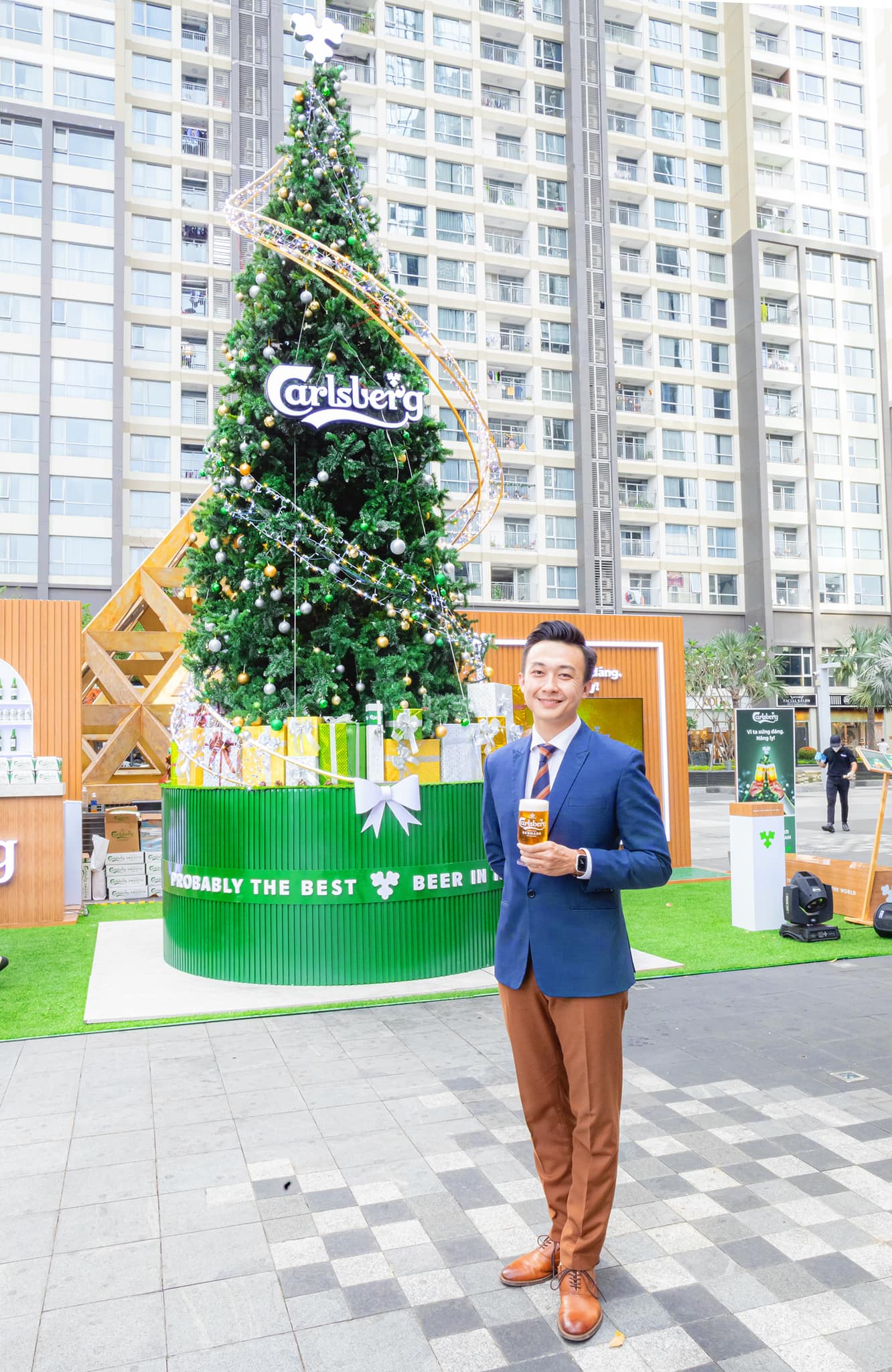 Phan Tô Ny - chồng sắp cưới của Hoa hậu biển Lê Âu Ngân Anh có phong cách thời trang chuẩn quý ông - Ảnh 2