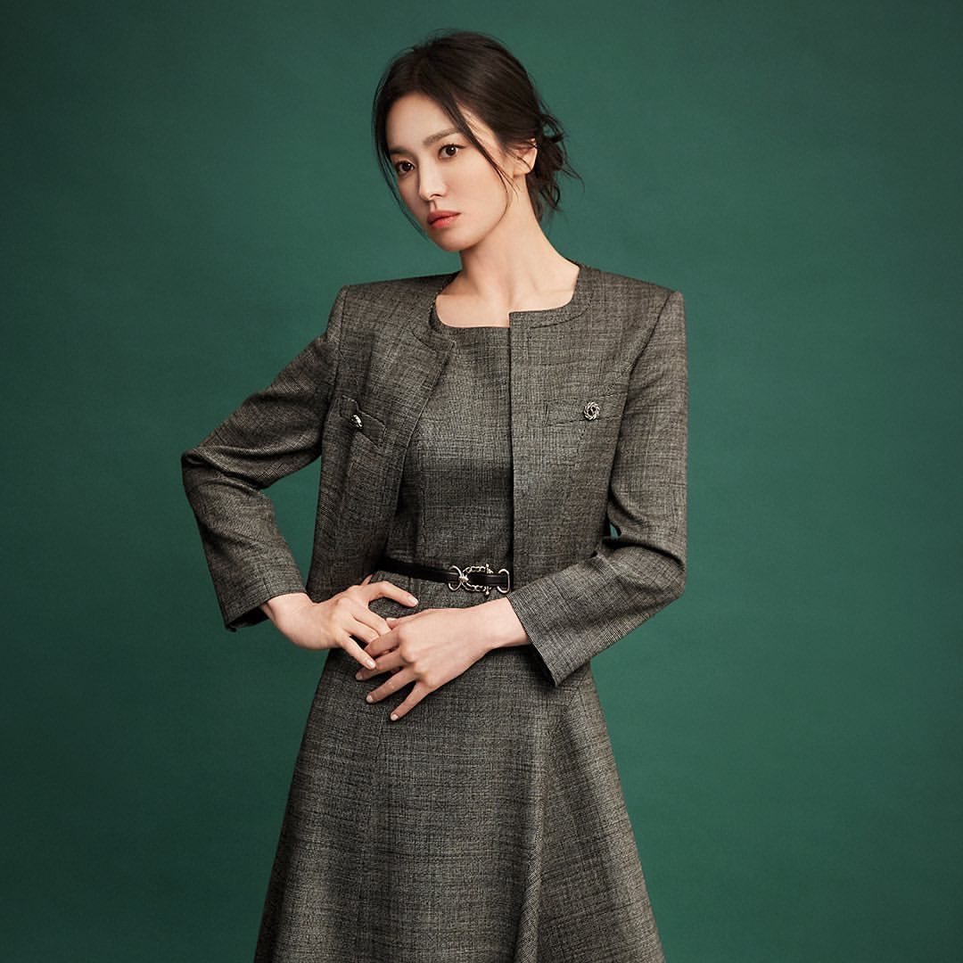 Song Hye Kyo khí chất tổng tài ngời ngời trong BST Fall 2022 của thương hiệu Michaa - Ảnh 3