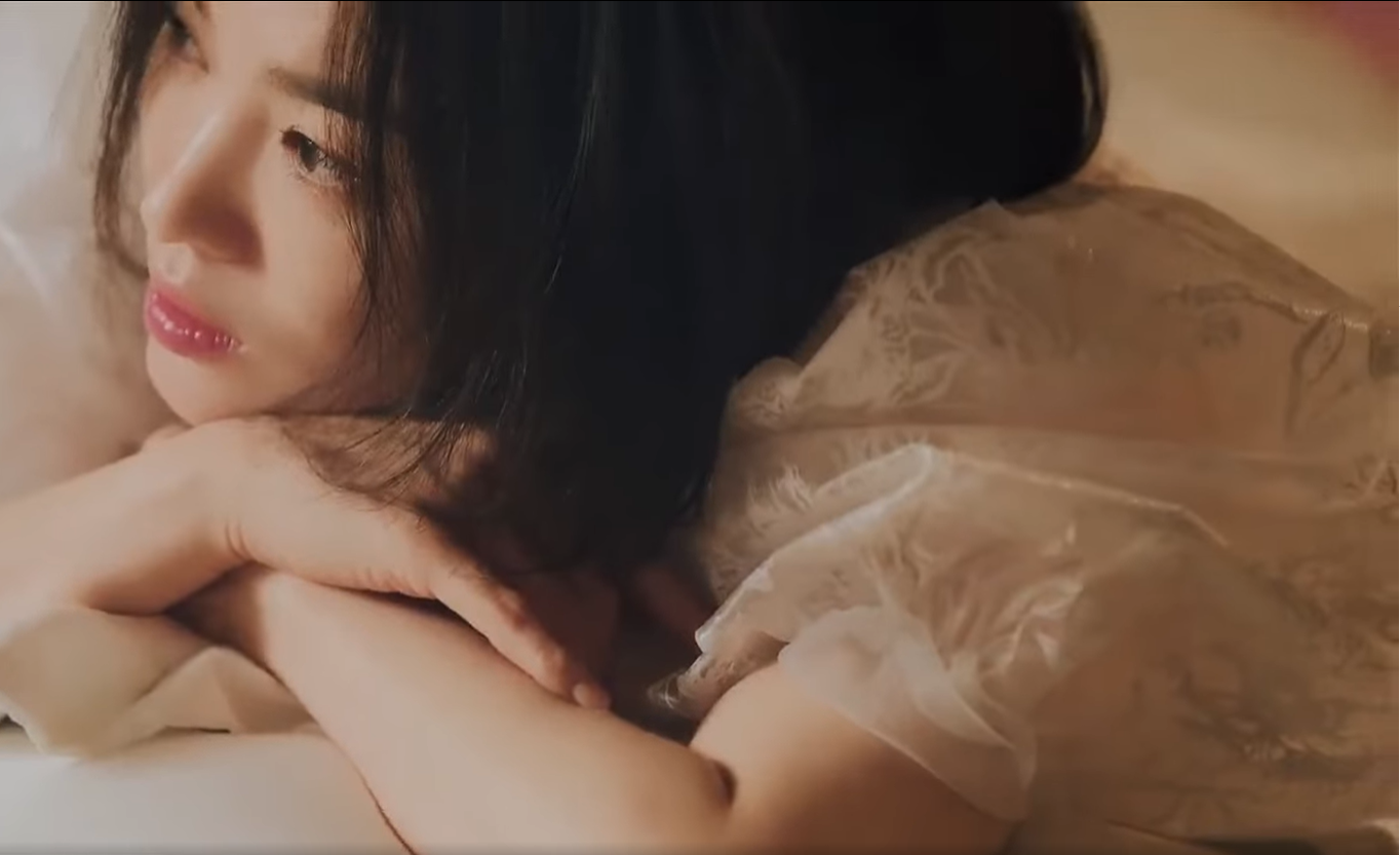 Nhan sắc siêu thực của Song Hye Kyo trong clip quảng cáo son mới gây rúng động - Ảnh 3