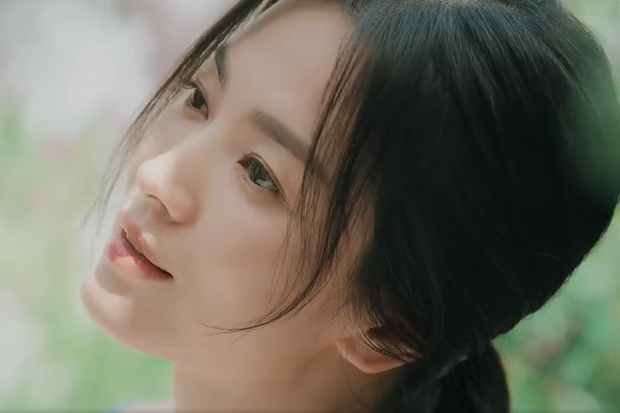 Nhan sắc siêu thực của Song Hye Kyo trong clip quảng cáo son mới gây rúng động - Ảnh 4