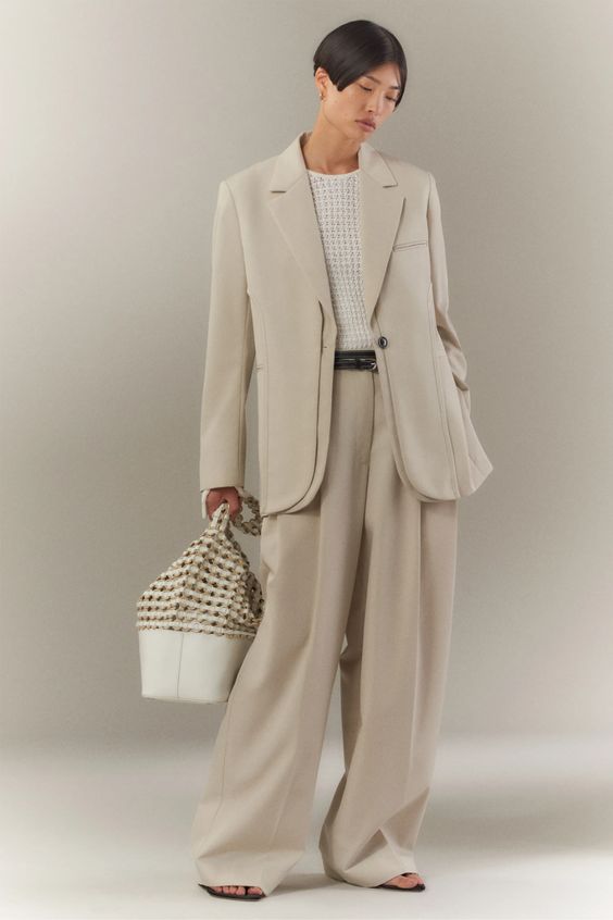 5 kiểu trang phục giúp phái nữ tự tin 