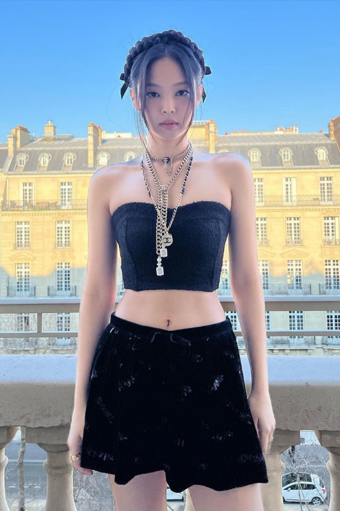 Jennie BLACKPINK là thành viên được thử nghiệm nhiều make-up lạ nhất nhóm - Ảnh 1