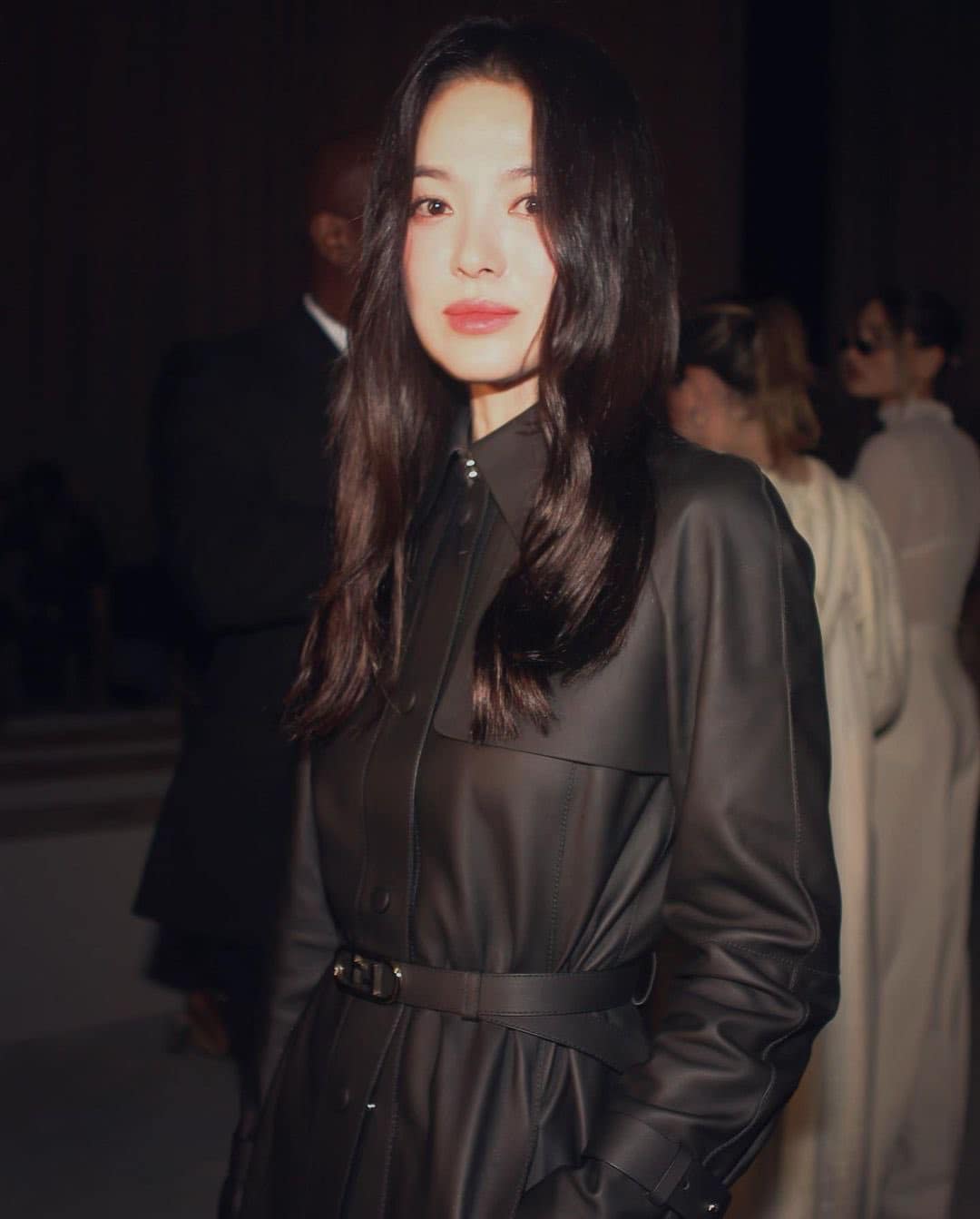 Song Hye Kyo gầy gò, sánh vai cùng Lee Min Ho trong sự kiện Fendi - Ảnh 4