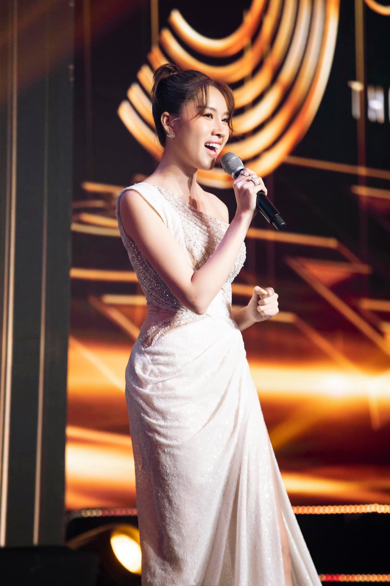 Thanh Thanh Huyền: nàng MC tài sắc vẹn toàn của Vbiz, sở hữu BST túi hiệu đáng mớ ước - Ảnh 1